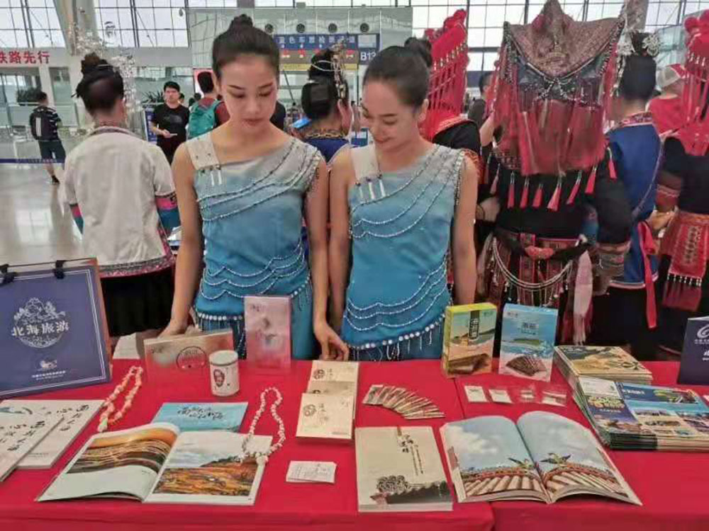 搭乘首發(fā)高鐵，海真珠珍珠粉抵達東方明珠